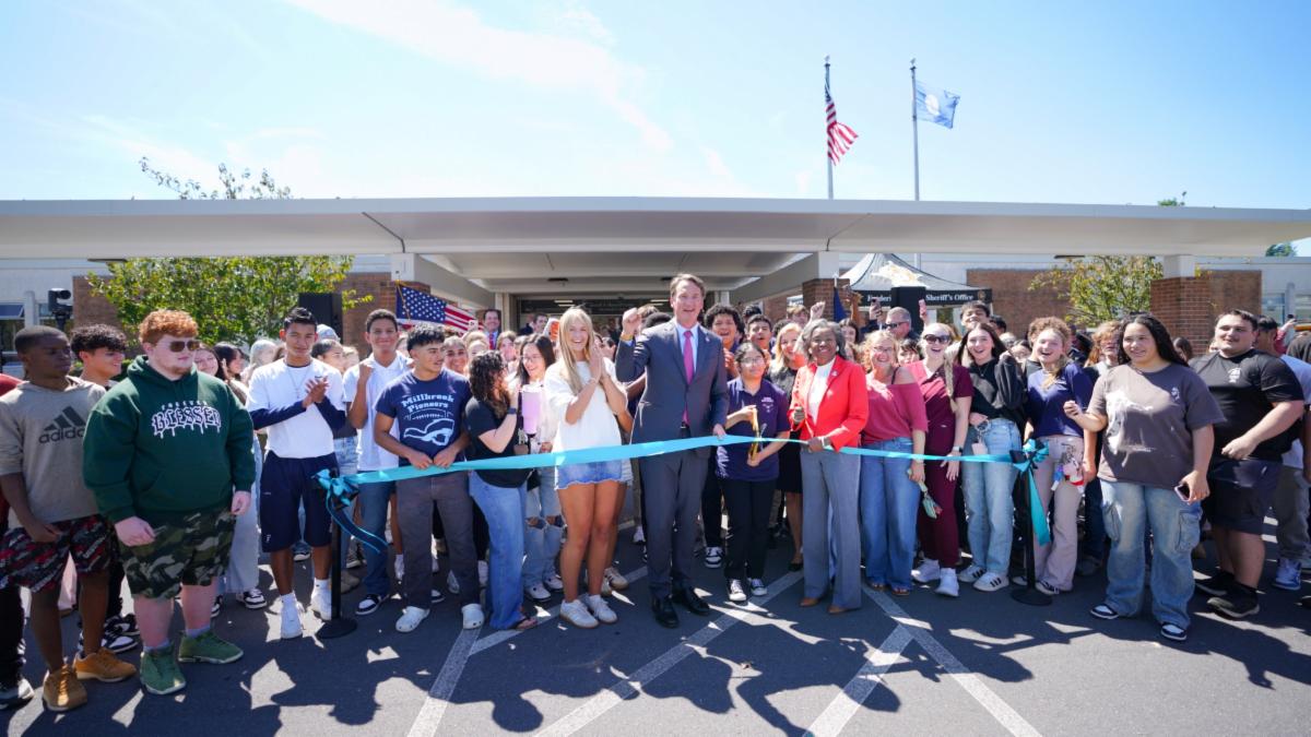 Governor Glenn Youngkin Announces Opening of Shenandoah Valley’s Data Science, Computing, and Applications Lab School